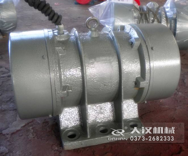 VB振動(dòng)電機(jī)是靠偏心塊的振動(dòng)而造成的，振動(dòng)源所以偏心塊的角度和大小是比較重要的。
