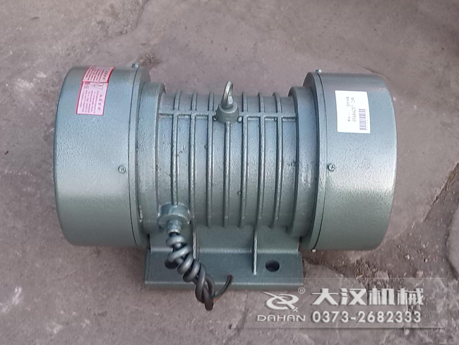 VB振動(dòng)電機(jī)的選型要根據(jù)所匹配產(chǎn)品需要的激振大小，進(jìn)行選擇。